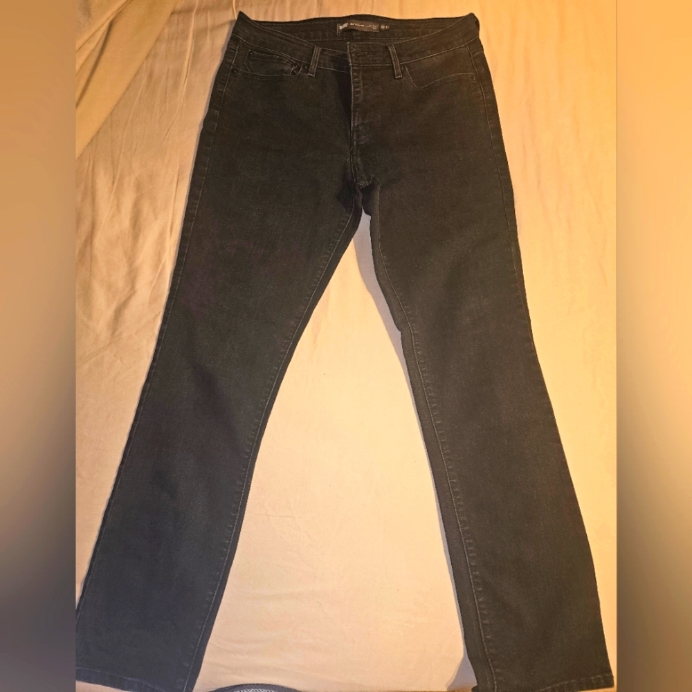 ❣️Levi’s Demi Curve Black Slim Leg Jeans❣️